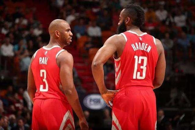 一端是研发 一端是研发